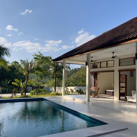 Villa Meranti - Spacious Private Pool Villa Pantai Cenang  Exterior photo