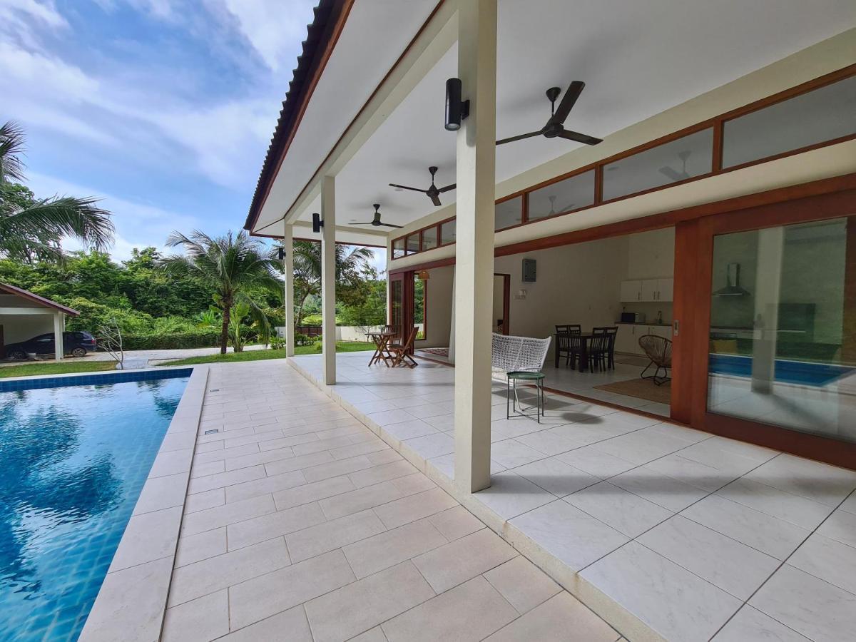 Villa Meranti - Spacious Private Pool Villa Pantai Cenang  Exterior photo
