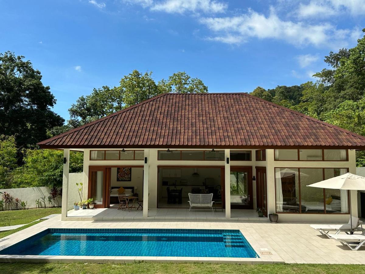 Villa Meranti - Spacious Private Pool Villa Pantai Cenang  Exterior photo